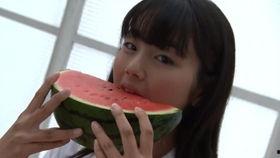 青海女孩吃瓜,探寻高原上的甜蜜时光