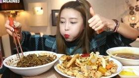 美女吃瓜味腊肠,揭秘吃瓜味腊肠的魅力